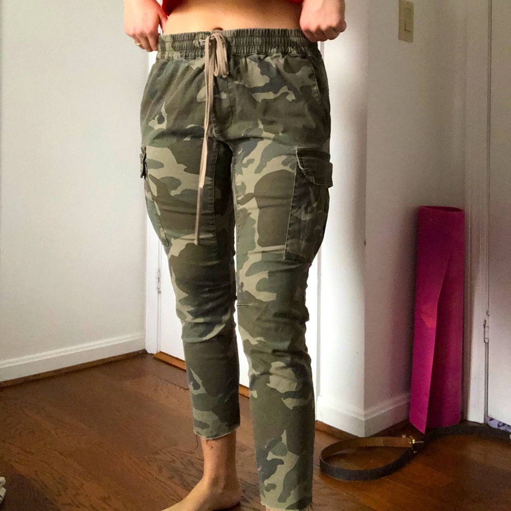 Pac-sun camo pants size medium
